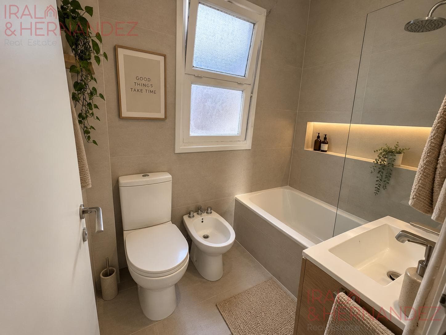 Studio Apartment for Sale on a Main Street in Balvanera - GREAT INVESTMENT