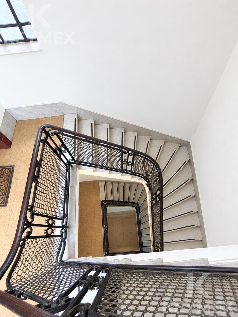 Studio apartment for sale in San Telmo – 2 bedrooms, 3 balconies, and a shared terrace