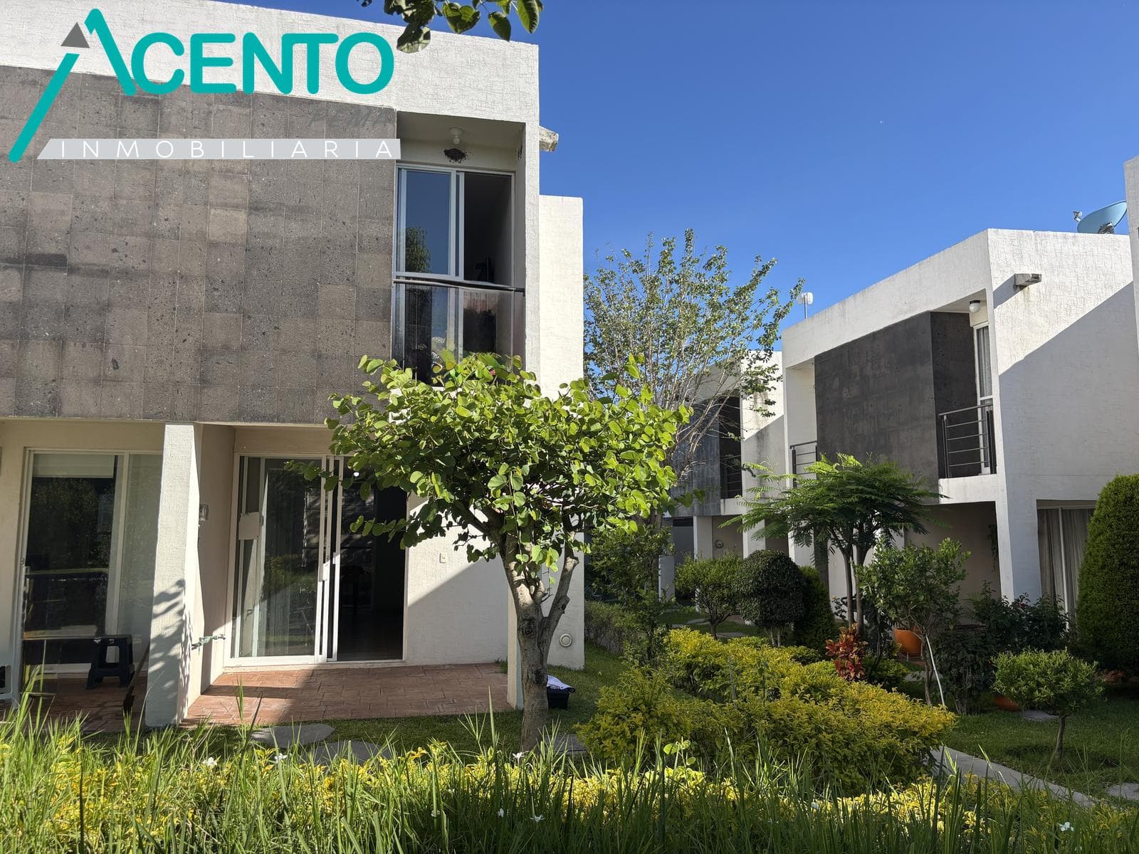 HOUSE FOR SALE IN THE AQUASOL RESIDENCIAL SUBDIVISION