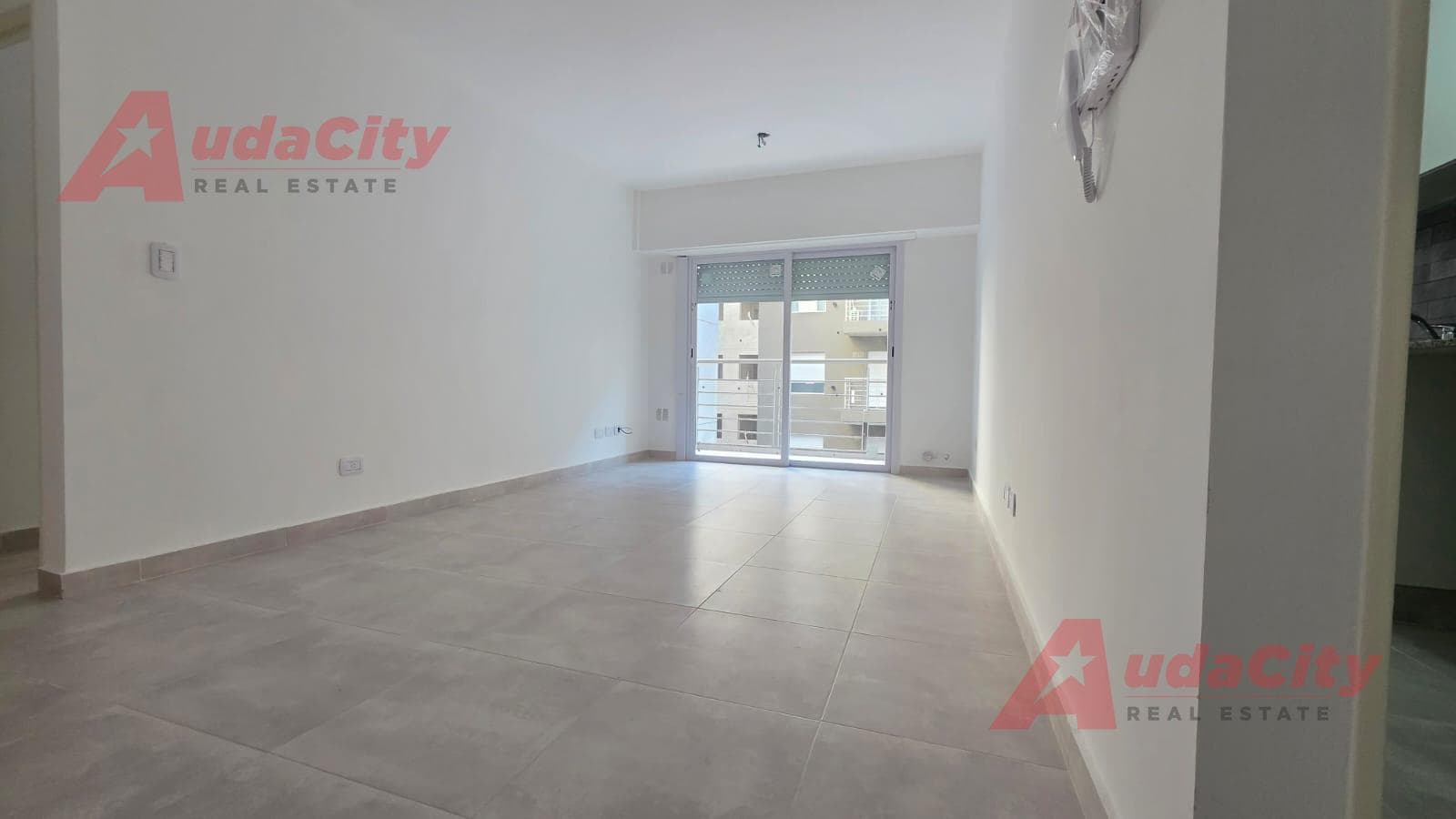 BRAND-NEW 2-ROOM APARTMENT FOR SALE IN MARTIN CORONADO