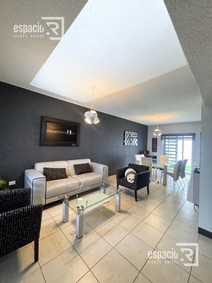 HOUSE FOR RENT IN PUENTE DE CANTERA IV