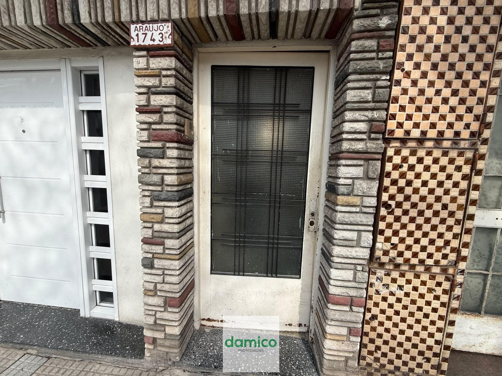 House for sale—in Mataderos, ideal for two families