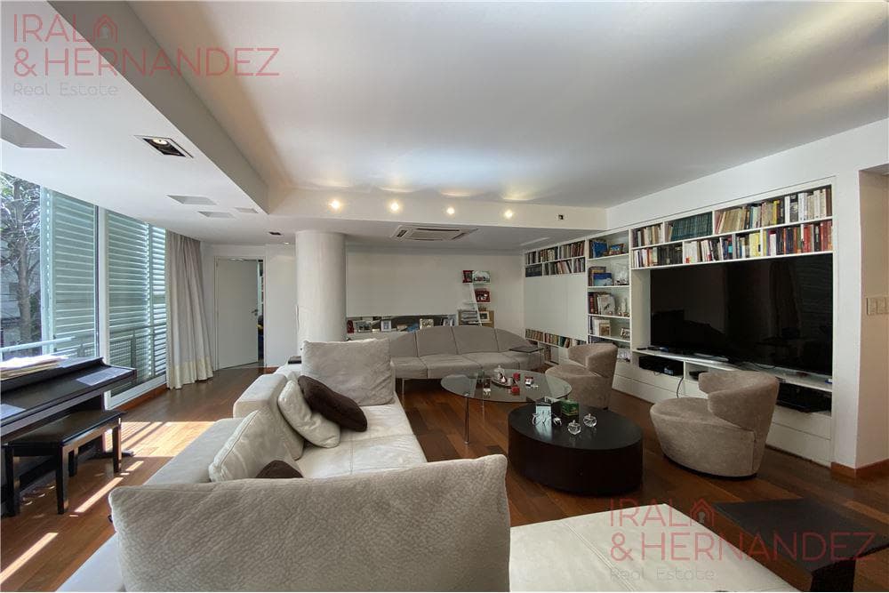 5-ROOM APARTMENT FOR SALE WITH MAID'S QUARTERS IN BELGRANO