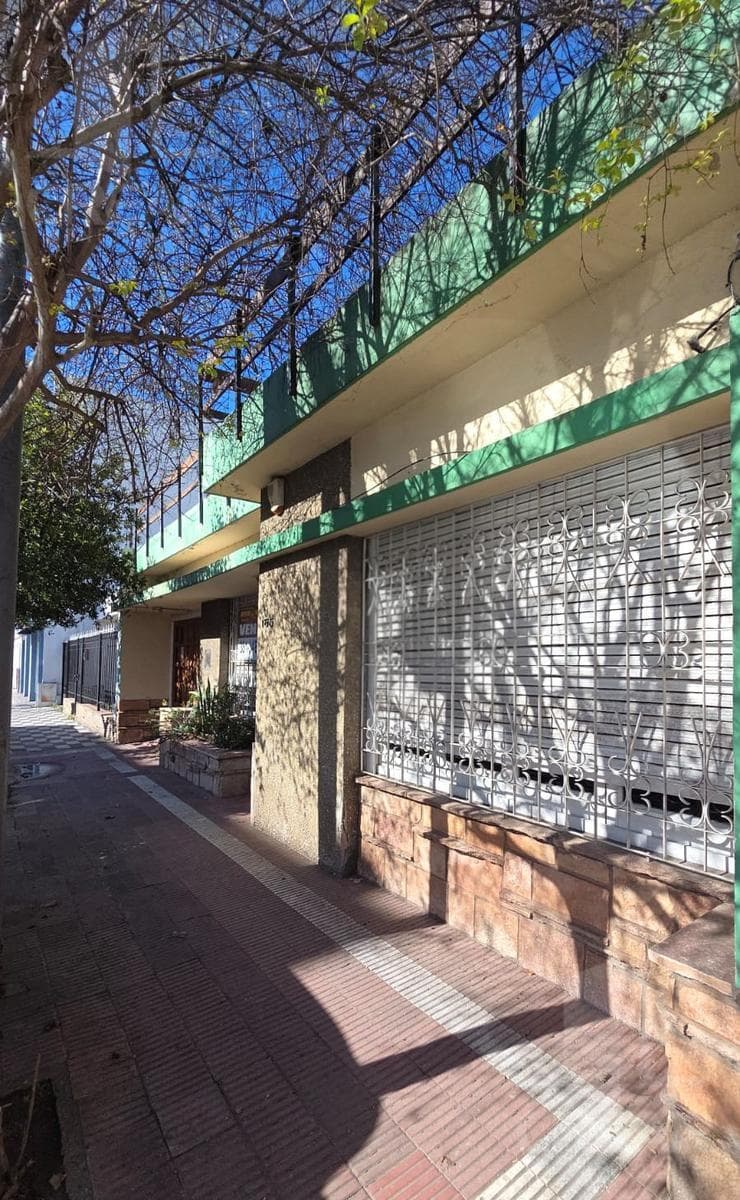 3-bedroom house in Junior's Neighborhood