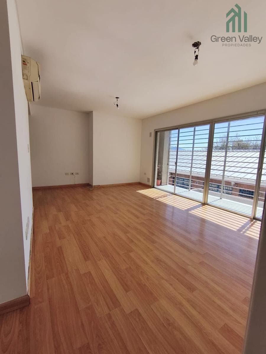 Two-bedroom apartment for rent on Lavalle Street in Godoy Cruz