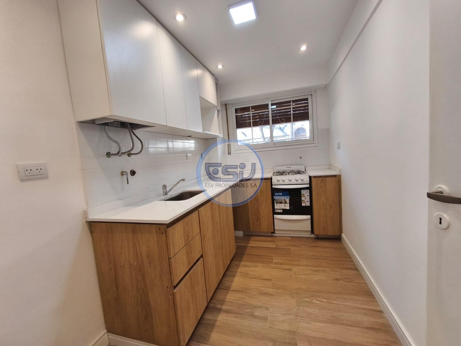 3-room apartment for sale, renovated to look brand new—qualifies for financing in Caballito, Buenos Aires