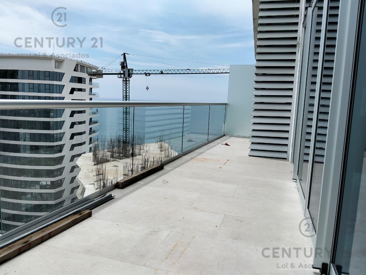 Penthouse frente al mar en Playa Diamante, vista al mar y campo de golf