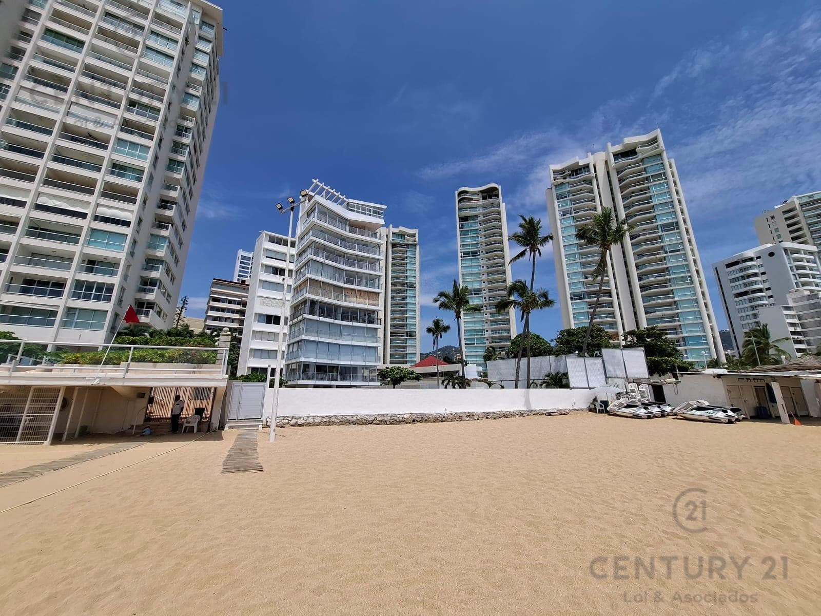 Departamento en Venta con Playa Privada en Club Deportivo, Acapulco