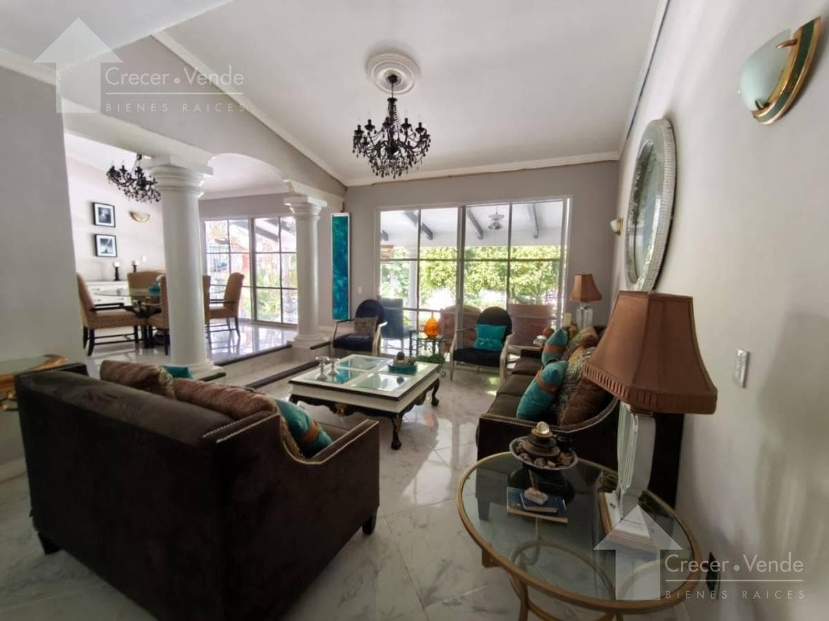 Single-Story Home with a Pool in Burgos Bugambilias, Temixco