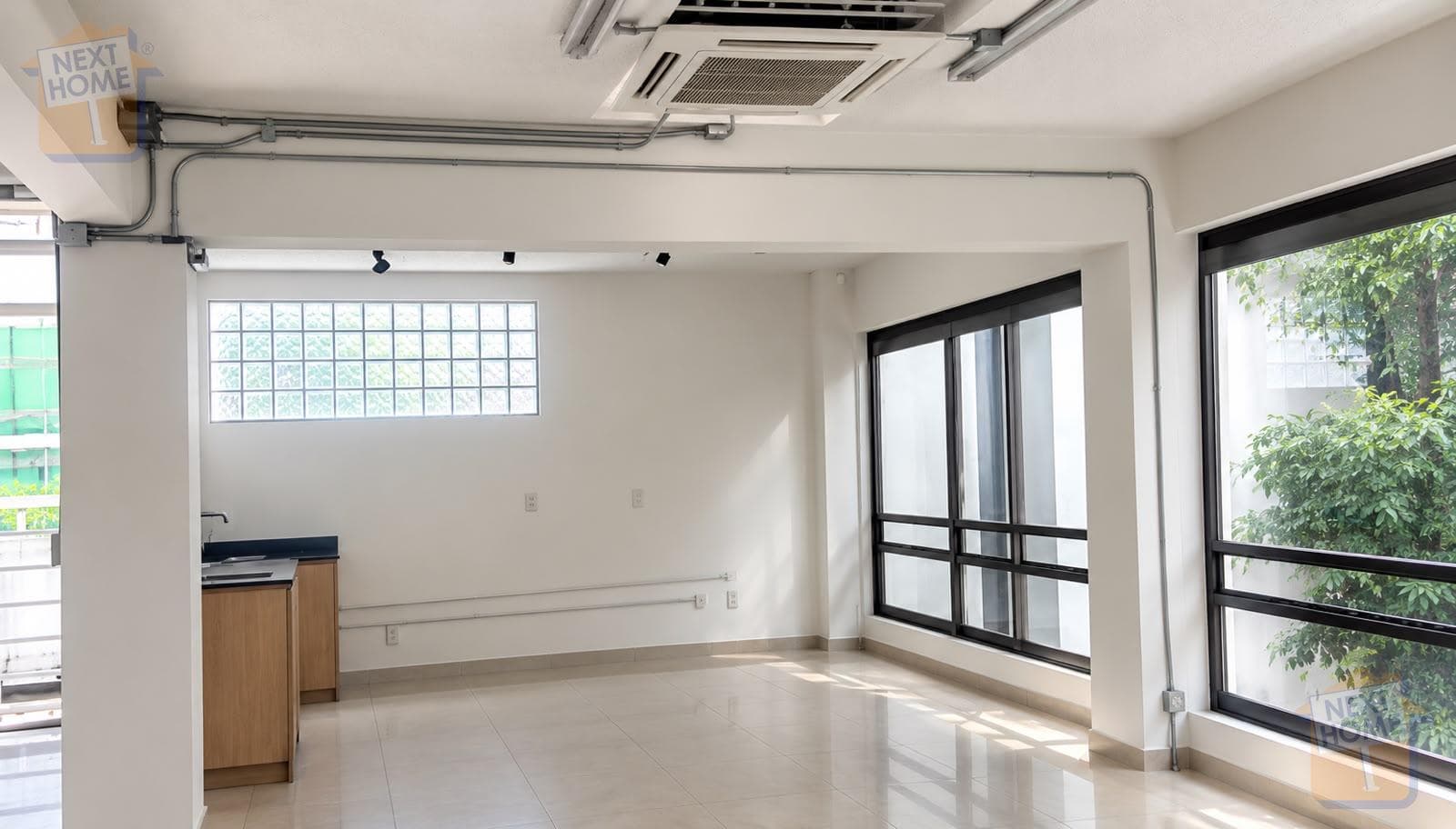 OFFICE FOR RENT, 5 MINUTES FROM THE ANGEL OF INDEPENDENCE AND REFORMA