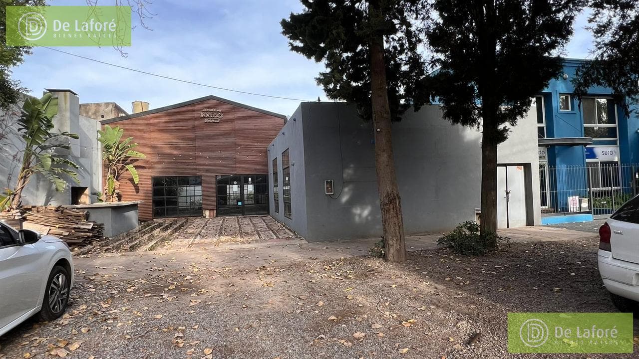 FOR SALE - 433 m2 Commercial Space on Its Own Lot in Bajo de San Isidro. Suitable for a Restaurant