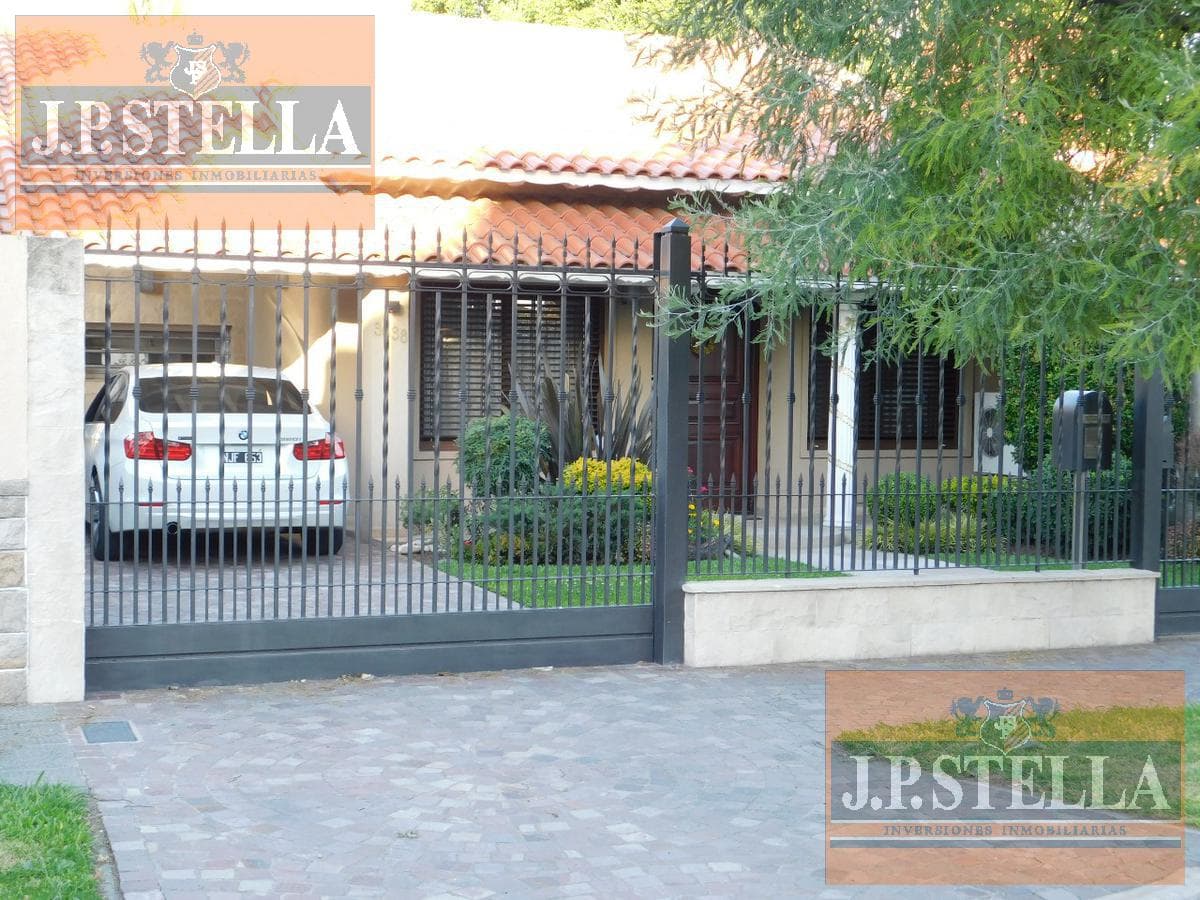 Excelente Chalet 3 Ambientes C/Cochera 200 m² Cub. - San Justo