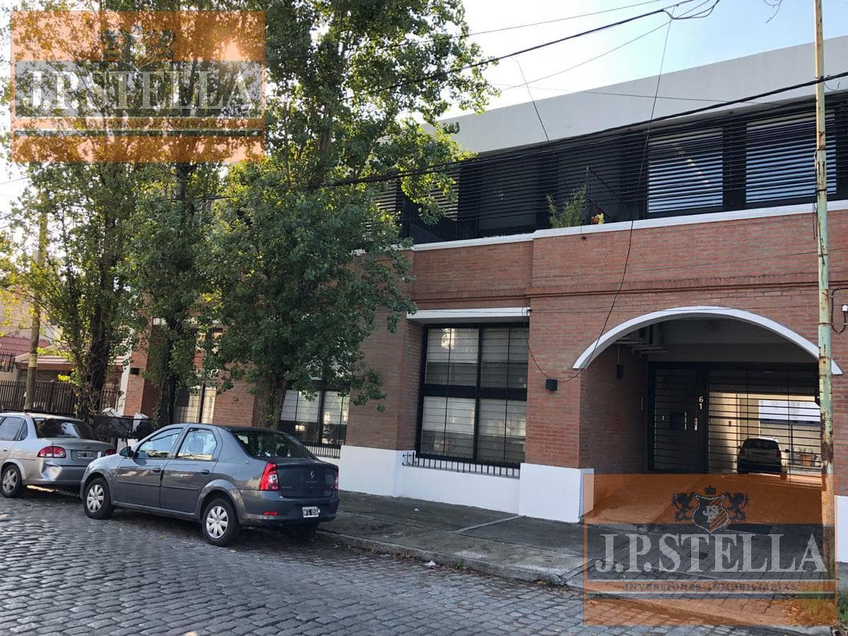 Departamento tipo loft en 2 plantas c/ patio terraza - 51 m² Cub.- V. Sarmiento