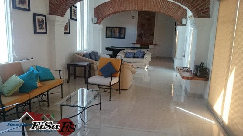 HOUSE FOR SALE/RENT IN SAN GIL, WITH ACCESS TO THE LAKE