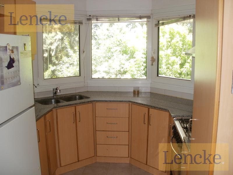 For sale: excellent house in Bahía del Sol, with 3 bedrooms, a playroom, a boat slip, and 2 garage spaces