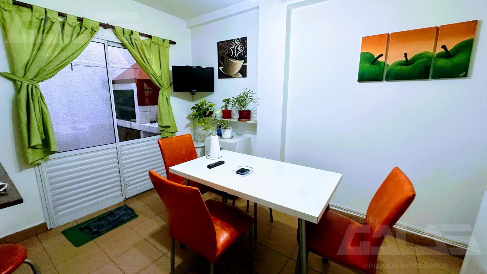 A very nice, fully independent 4-room duplex with a garage