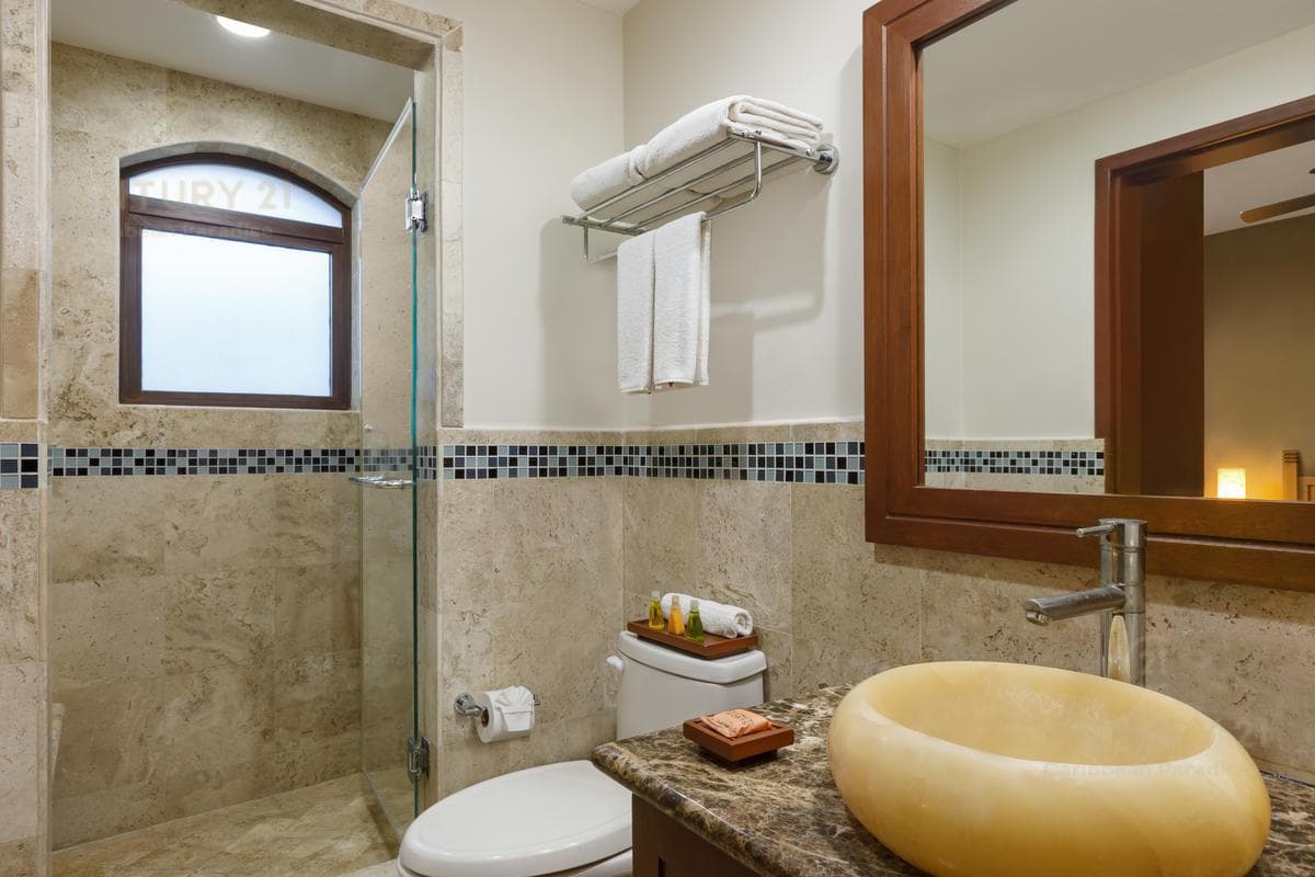 Beautiful 1-Bedroom Furnished Condo for Sale in Downtown Playa del Carmen P3890