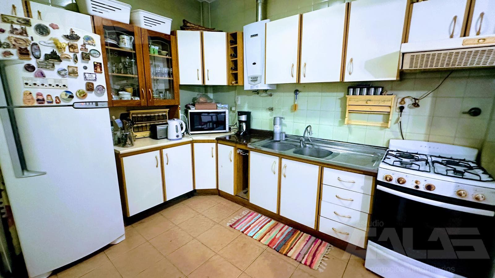 A very nice, fully independent 4-room duplex with a garage