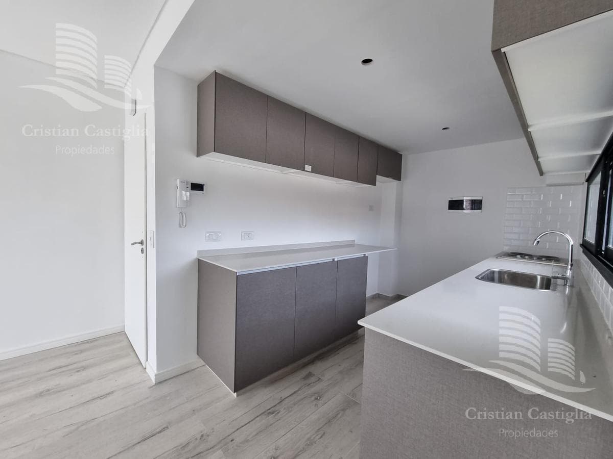 For Sale - 3-Room Apartment Suitable for Professionals, Balcony, Grill - Tigre
