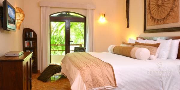 2-Bedroom Apartment for Sale in Porto Playa, Playa del Carmen | Near the Beach | P3654