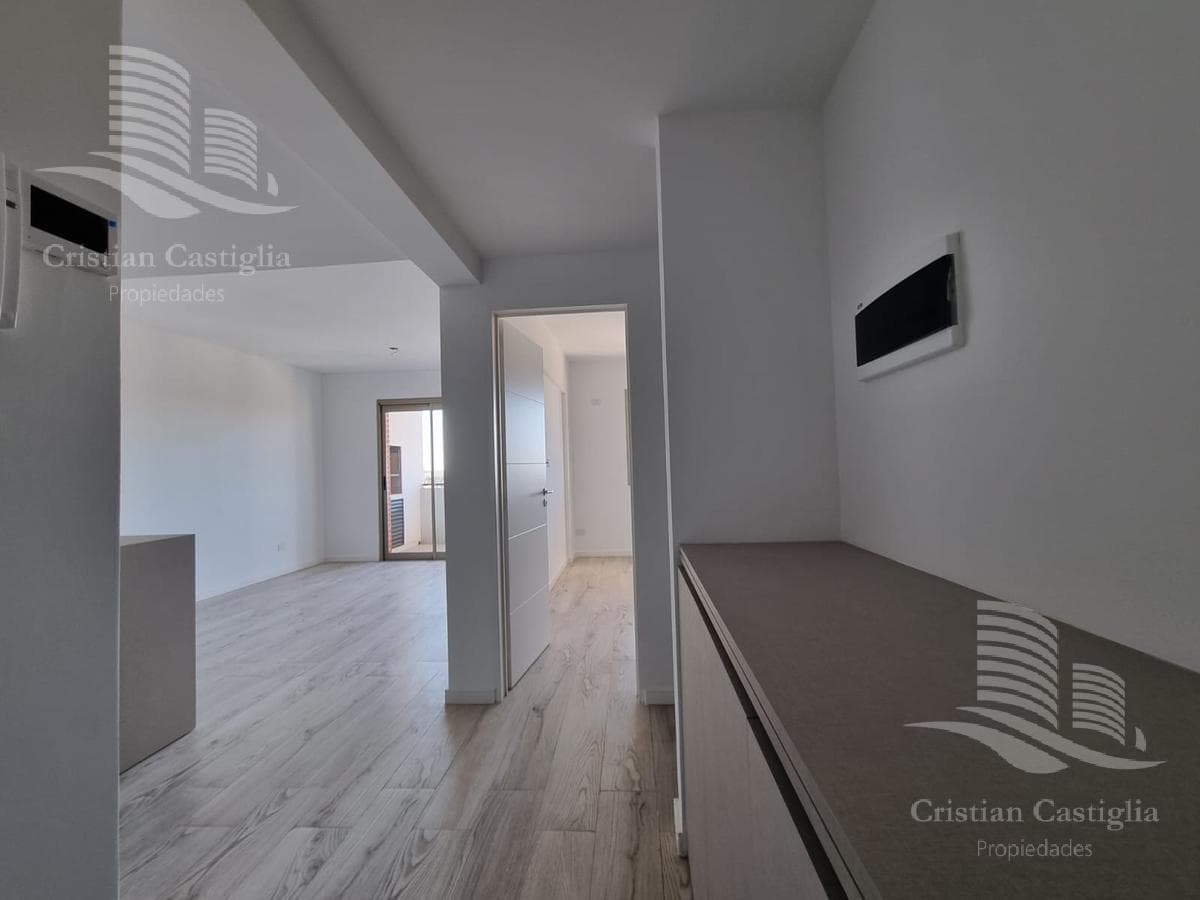 For Sale - 2-Room Apartment Suitable for Professionals, with Balcony and Grill - Tigre, Northern Area