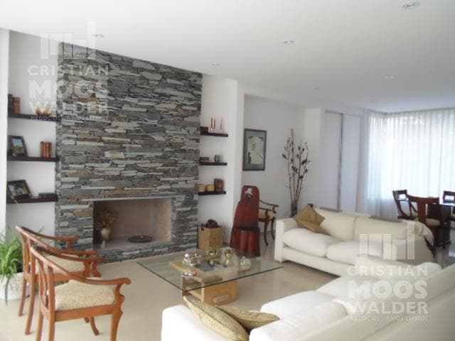 House for Sale: 5 Rooms, Haras Santa María Neighborhood, Las Lomas
