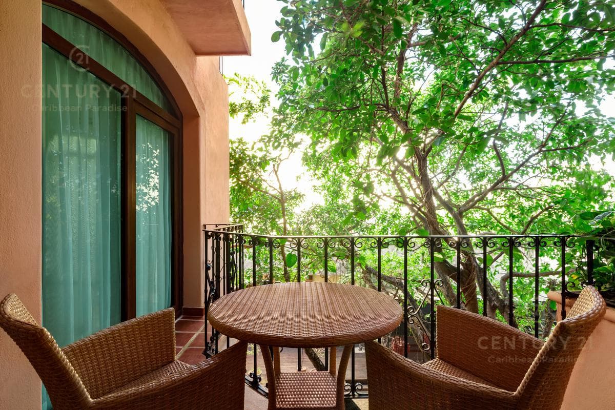 Lujoso Condominio en Venta 3 Hab en 5ta Avenida Playa del Carmen P3892