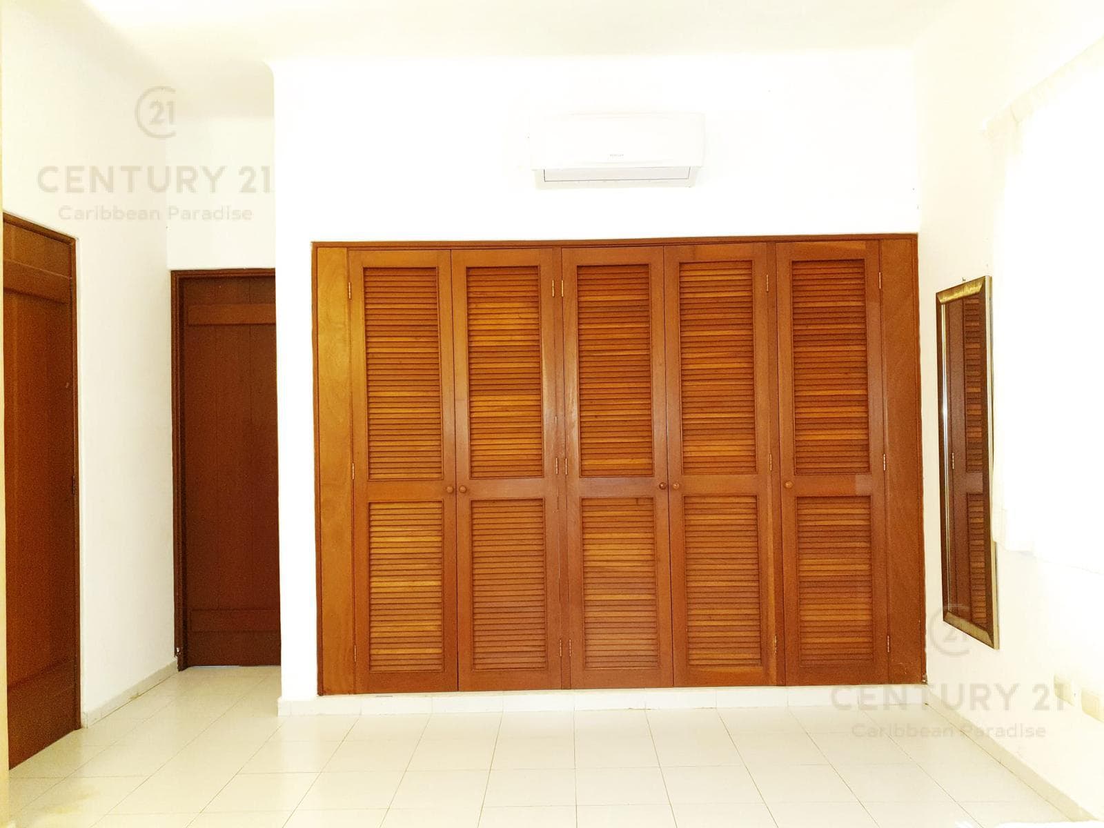 Beautiful 3-Bedroom House with 2 Studios in Playacar Phase I