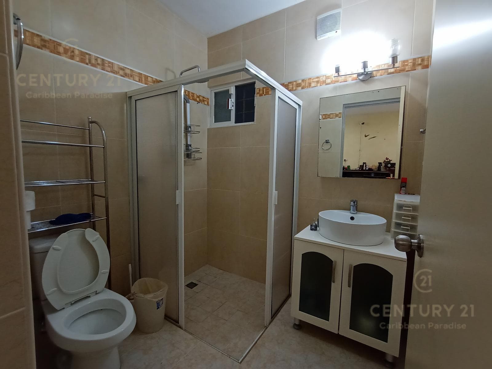 Spacious 6-Bedroom Tuscan-Style House on Chemuyil Avenue, Playa del Carmen P4117