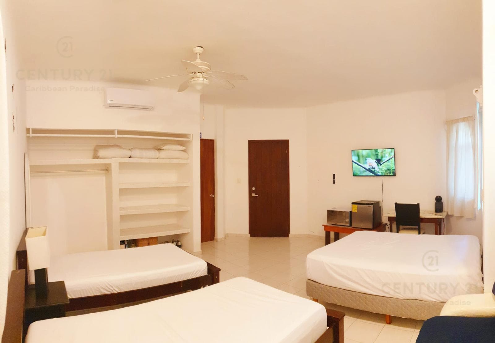 Beautiful 3-Bedroom House with 2 Studios in Playacar Phase I
