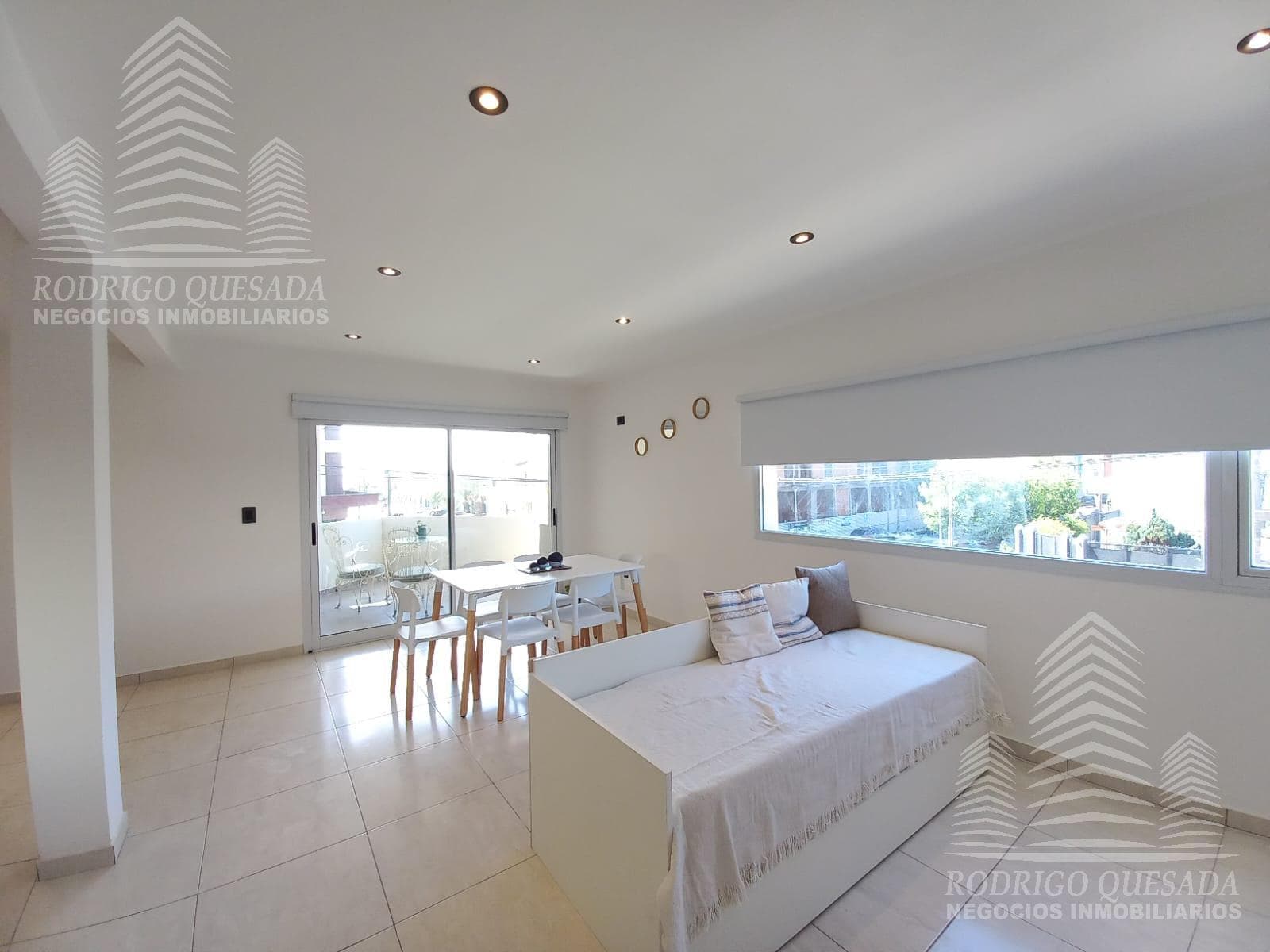 Excellent 3-room apartment on the corner of Sarmiento and Newbery!!