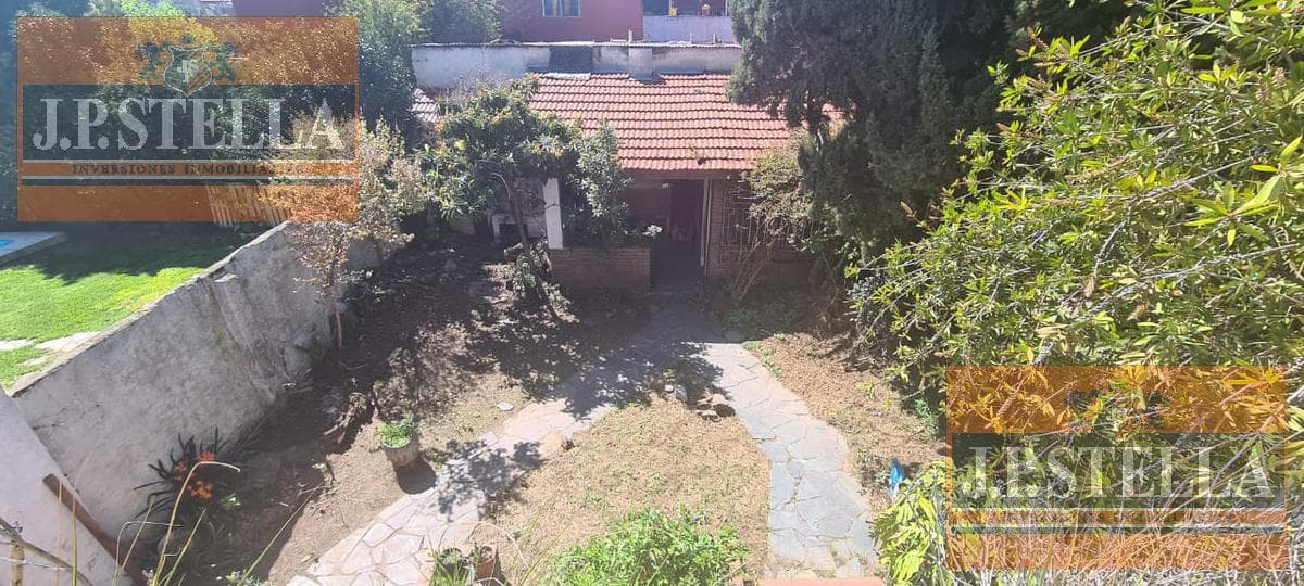 Casa 5 Ambientes c/ Cochera p/ 3 autos 300 m² Cub. - San Justo