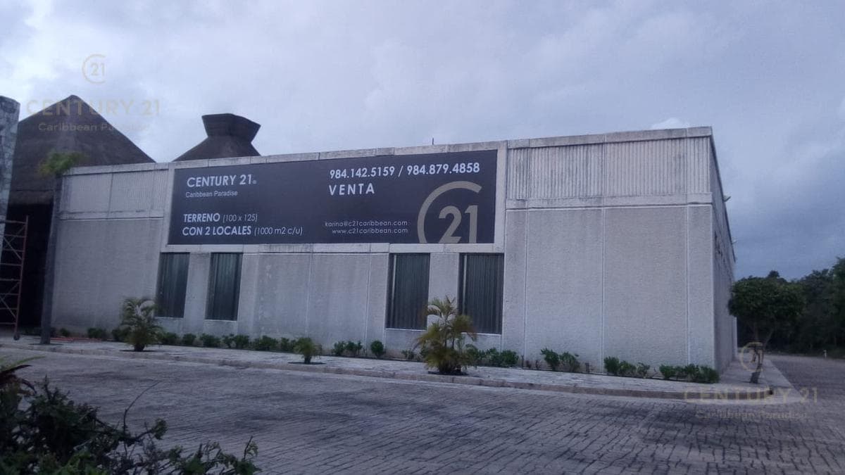 TERRENO CON 2 LOCALES/BODEGAS EN VENTA EN LA CARRETERA EN TULUM P3404