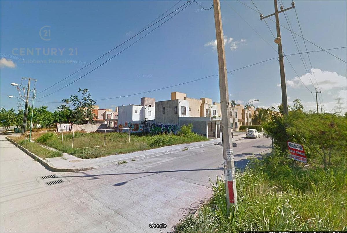 Land for Sale—Excellent Location: Av. 20 de Noviembre at the corner of Av. Hacienda Quinta, Las Garzas SM 202, Cancún C2222