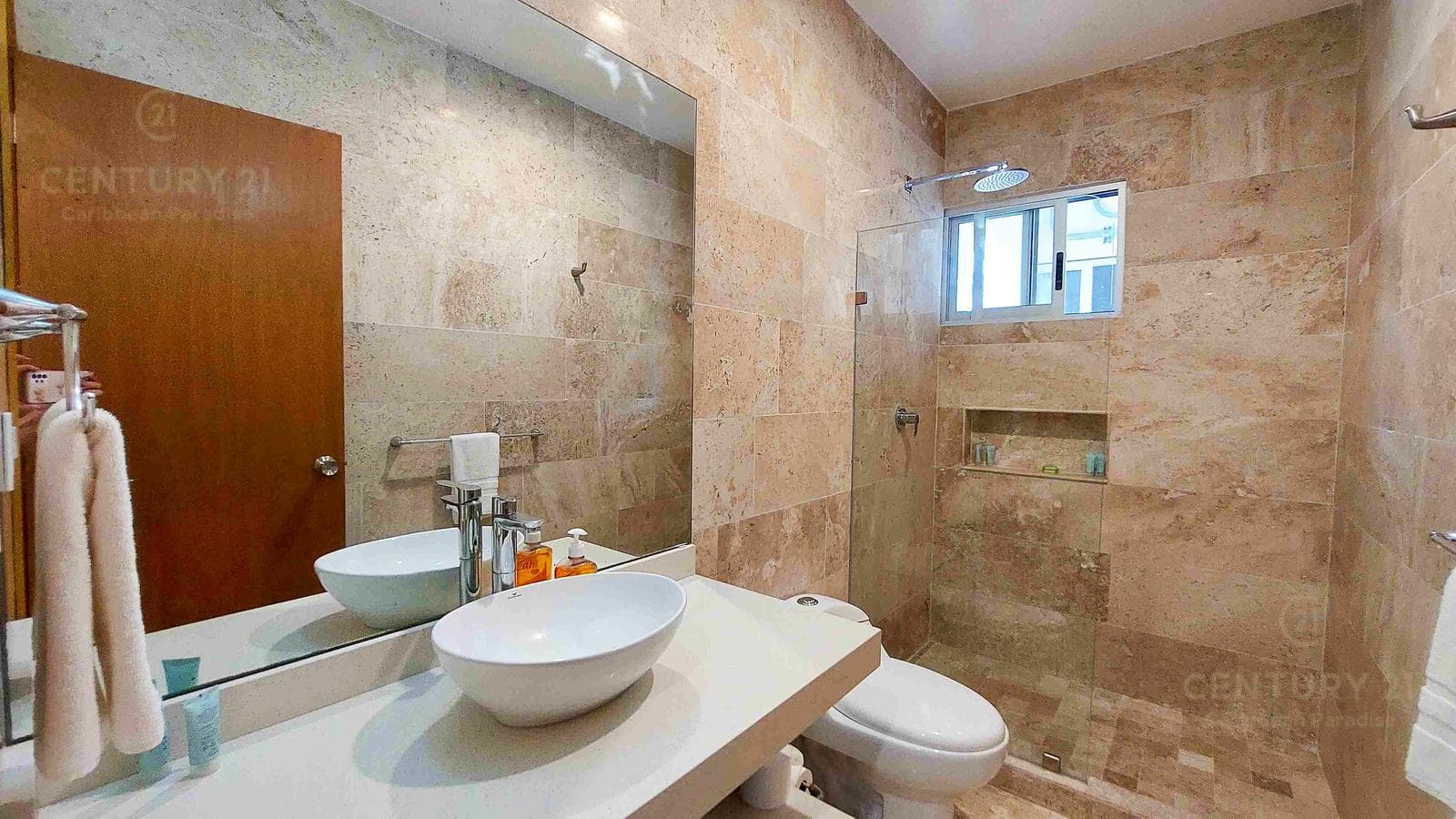 Estudio en venta listo para rentar a 1 cuadra de 5ta ave Playa del Carmen P4015