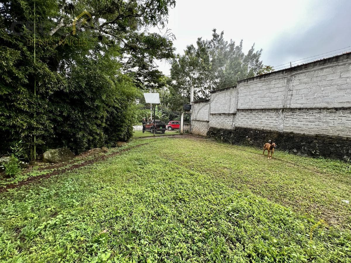 Lot with a cabin for sale in La Estanzuela Ver, with direct access to the street.