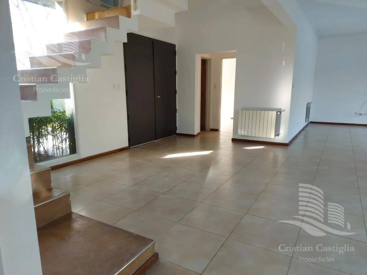 House - 6 rooms, Valle Claro - Benavidez