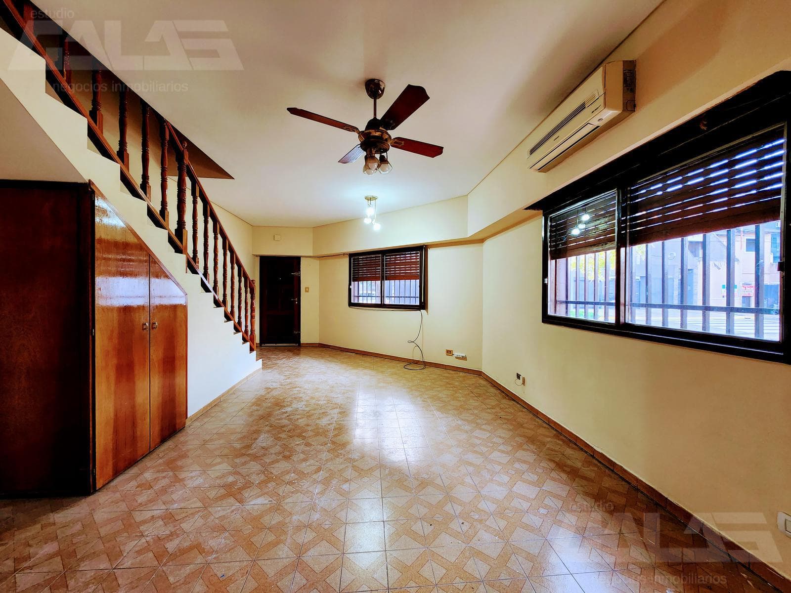 Three-room duplex for sale with a garage!