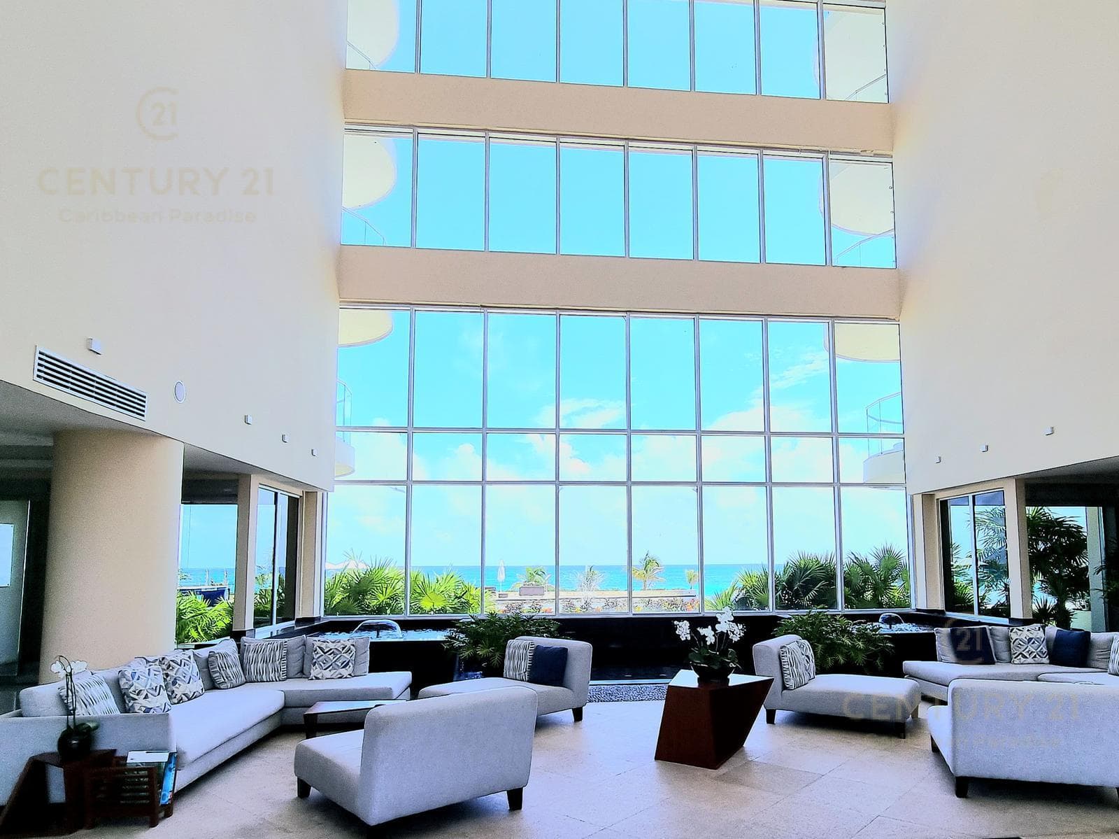 Exclusive Ocean View Penthouse for Sale in the Lahia Condo. Hotel Zone, Cancun C3797