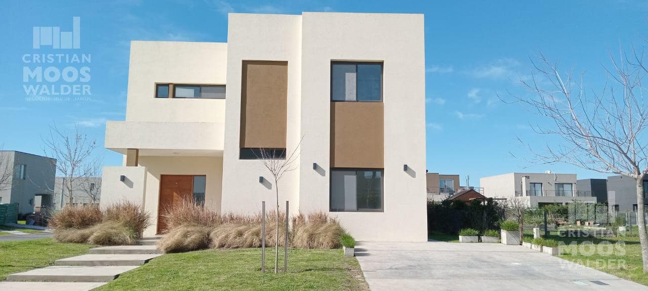 Excellent House in Puertos del Lago