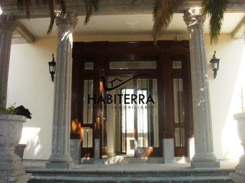 VENTA PRECIOSA RESIDENCIA DE UN SOLO NIVEL