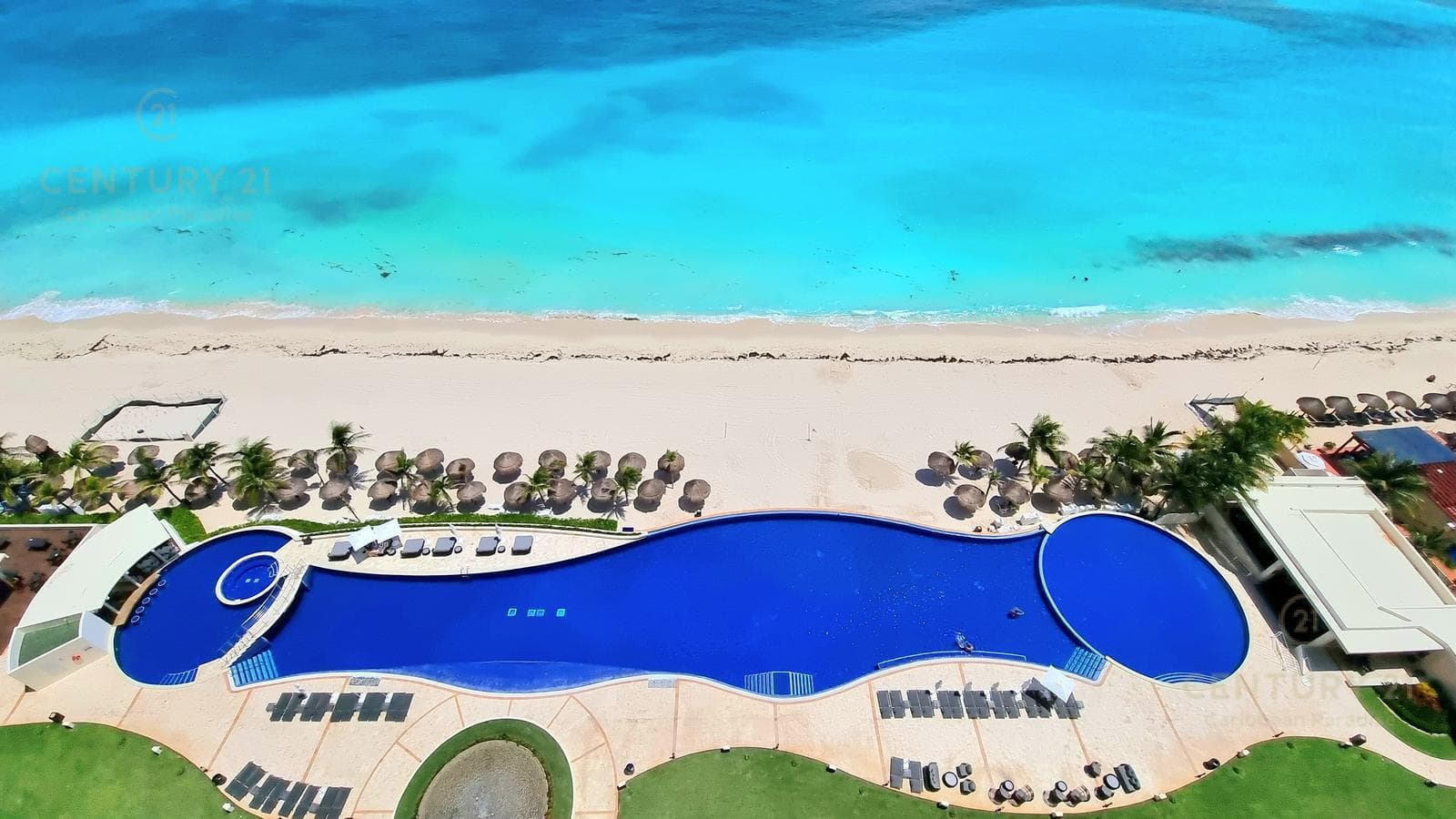 Exclusive Ocean View Penthouse for Sale in the Lahia Condo. Hotel Zone, Cancun C3797