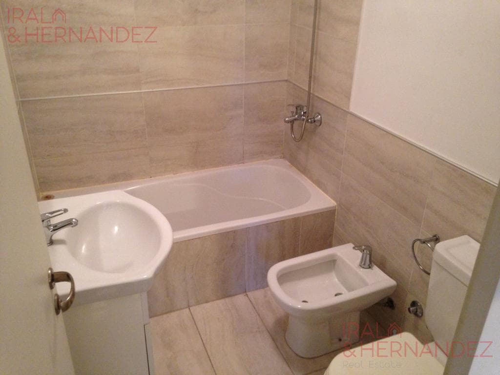 Spacious studio apartment for sale in Villa Urquiza with a garage