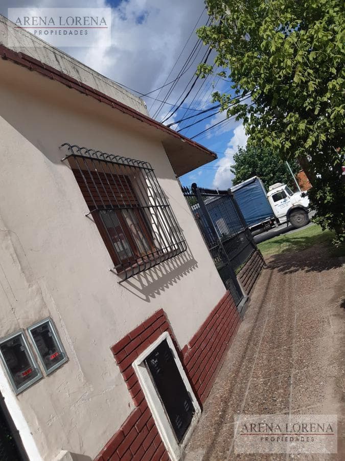 3-room house, garage, spacious yard - Morón