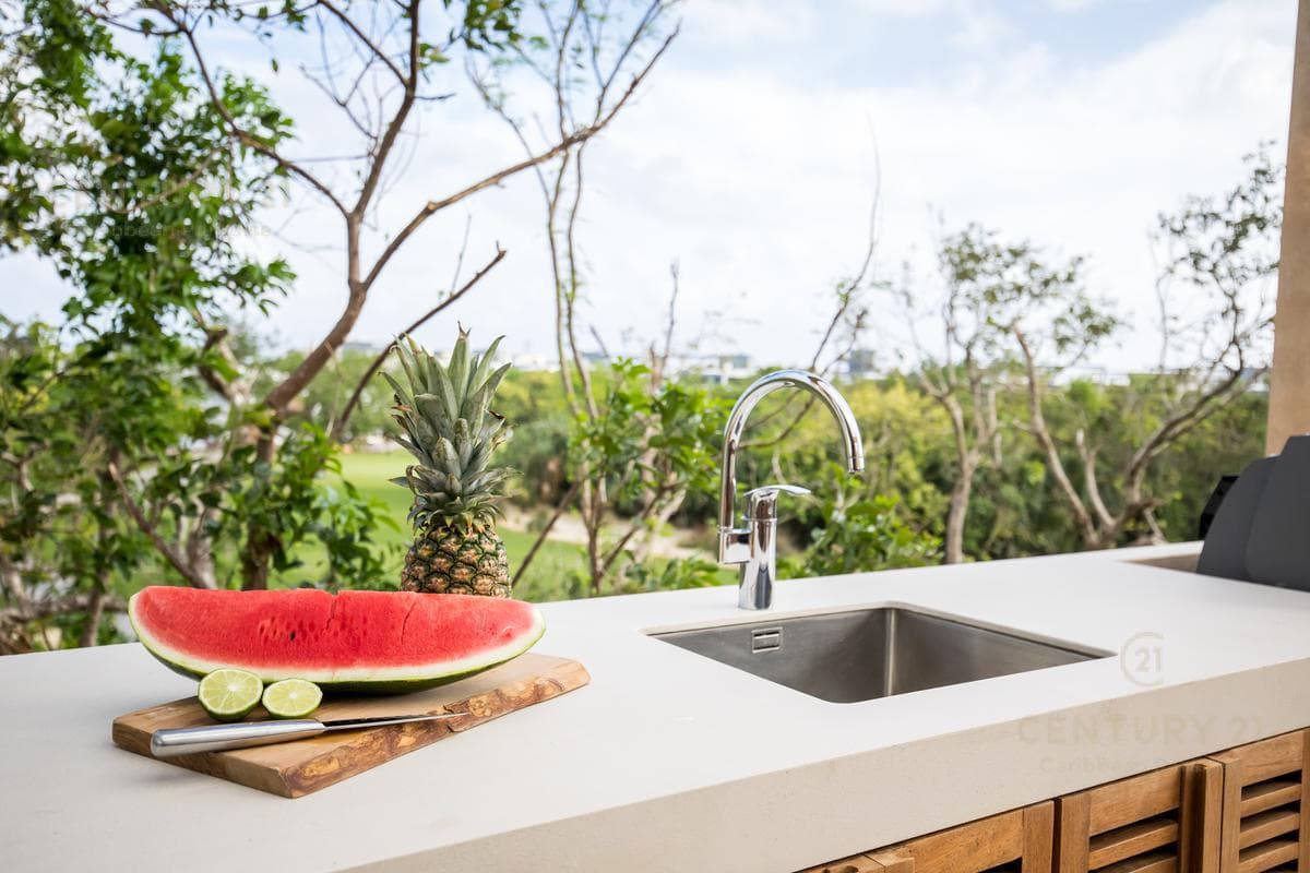 Increible casa en zona residencial prvilegiada de Playa del Carmen P3452