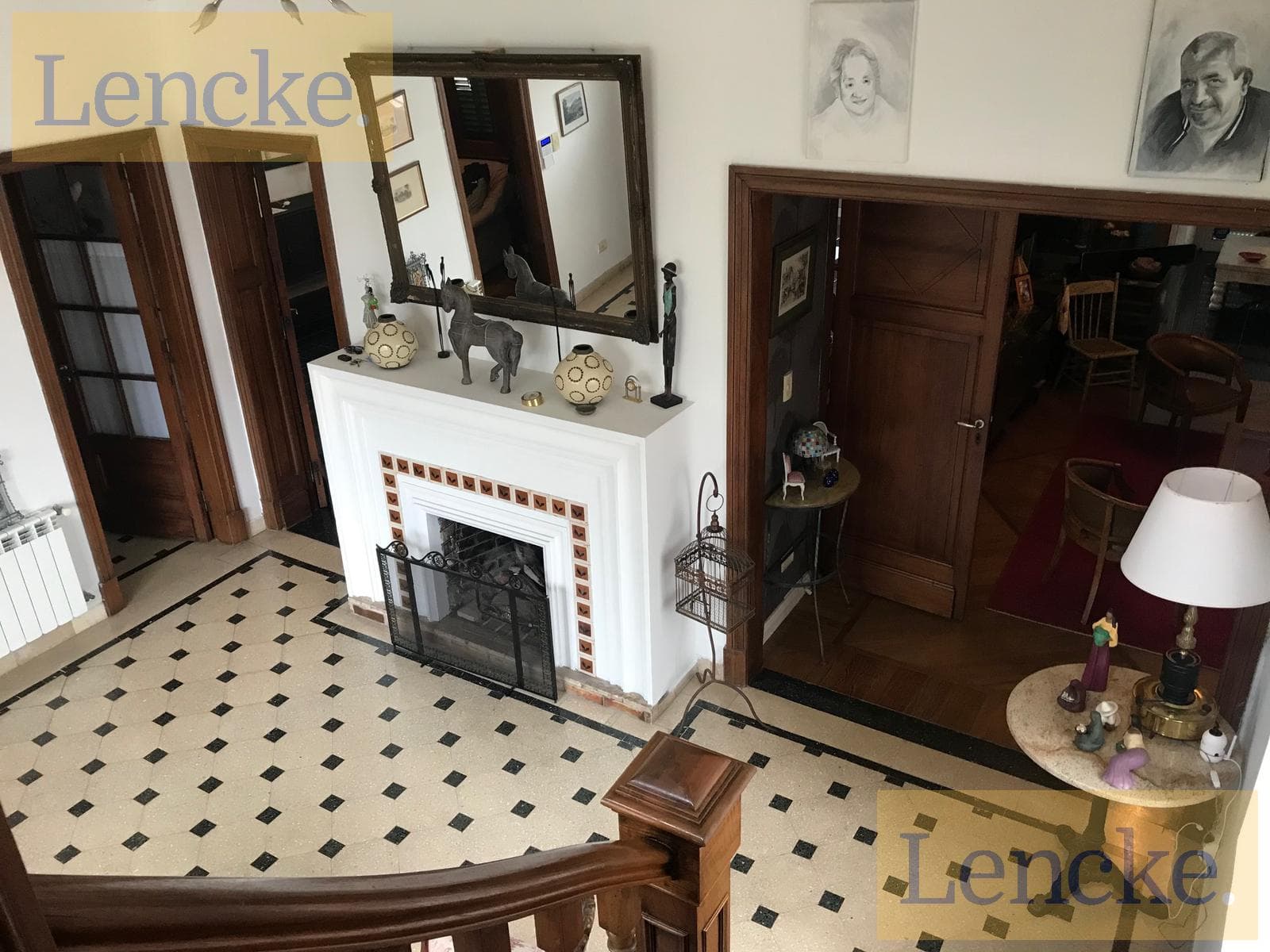 Lencke is selling an extraordinary English-style house that has been completely renovated, on a large lot of 2,646 m²