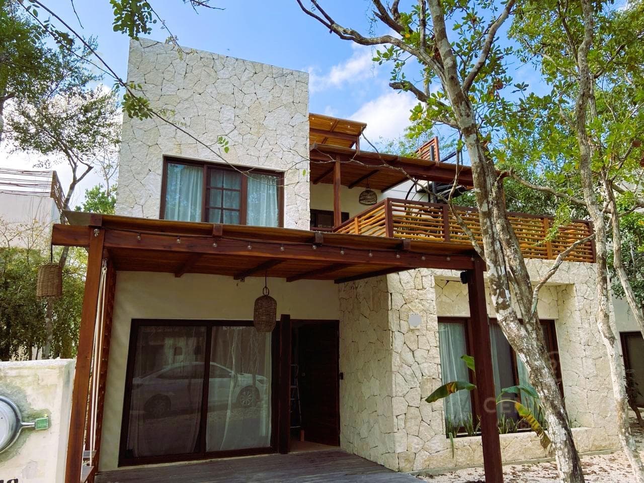 House for rent (long-term only), 3 bedrooms, furnished, in Selva Norte, Tulum P3773