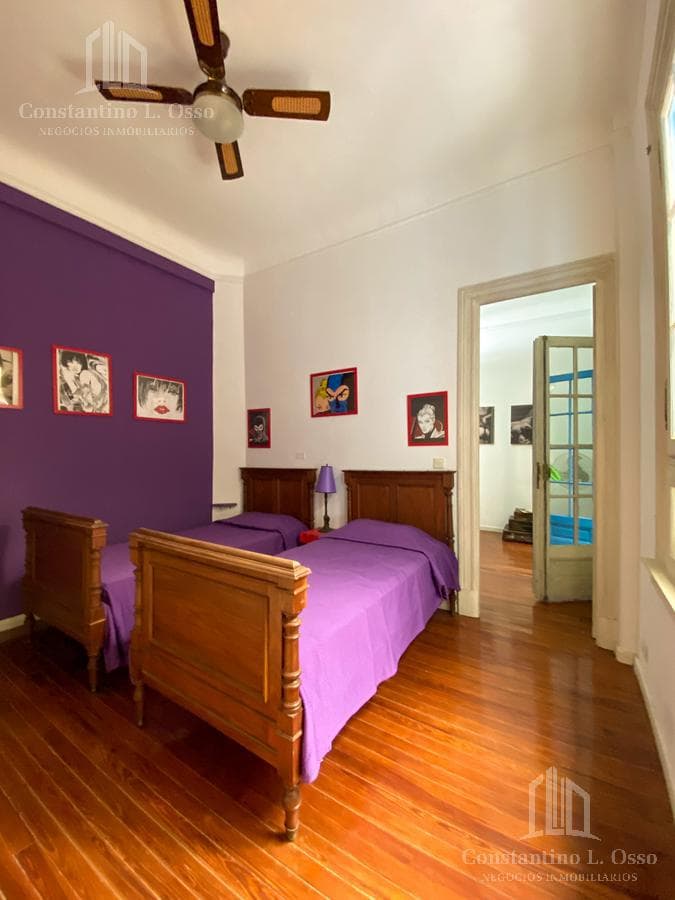 3-room apartment—right in the heart of San Telmo—near Plaza Dorrego.