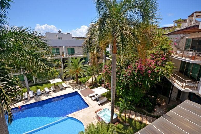 LUJOSO PH EN VENTA 2 HAB VIA 38 PLAYA DEL CARMEN P1131