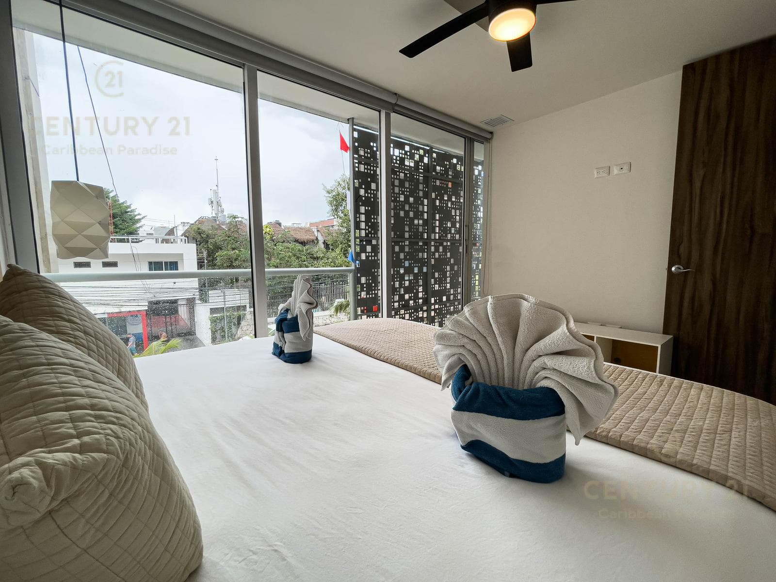 2-Bedroom Apartments for Sale in a Prime Location in Playa del Carmen P3995